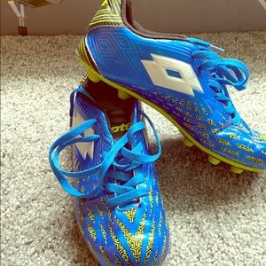 Boys cleats